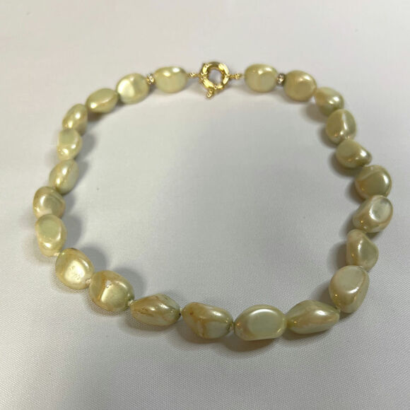 Vintage Faux Pearl Beaded Necklace - Elegant Nuggets Beads with Gold Tone Clasp - Picture 2 of 4